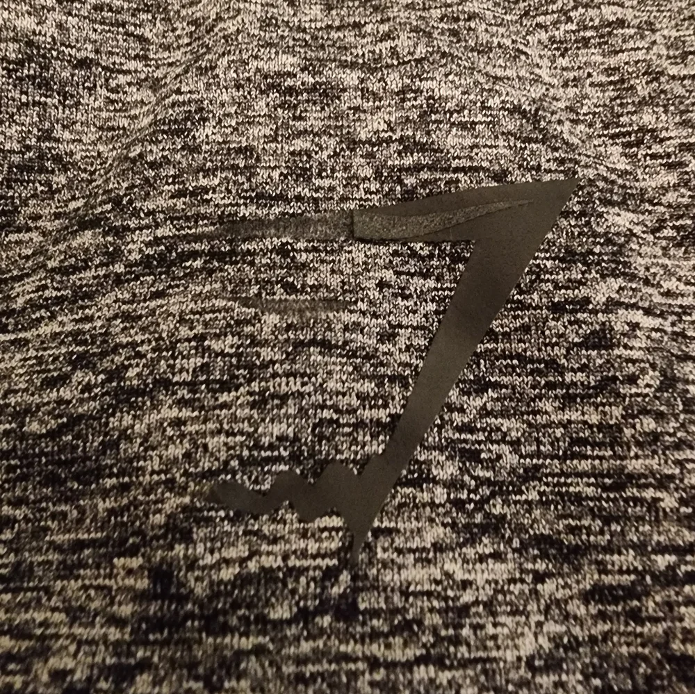 Gymshark Men's Low Profile Workout Top - Picture 2 of 4